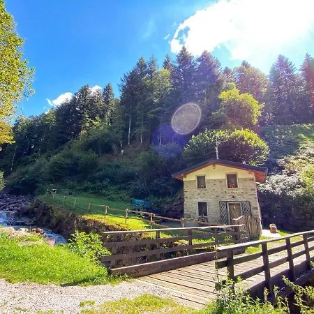 Lodge Stalla & *
