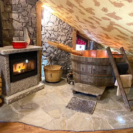 Lodge Stalla & *