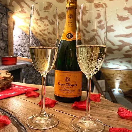 Jaktstuga Stalla & *